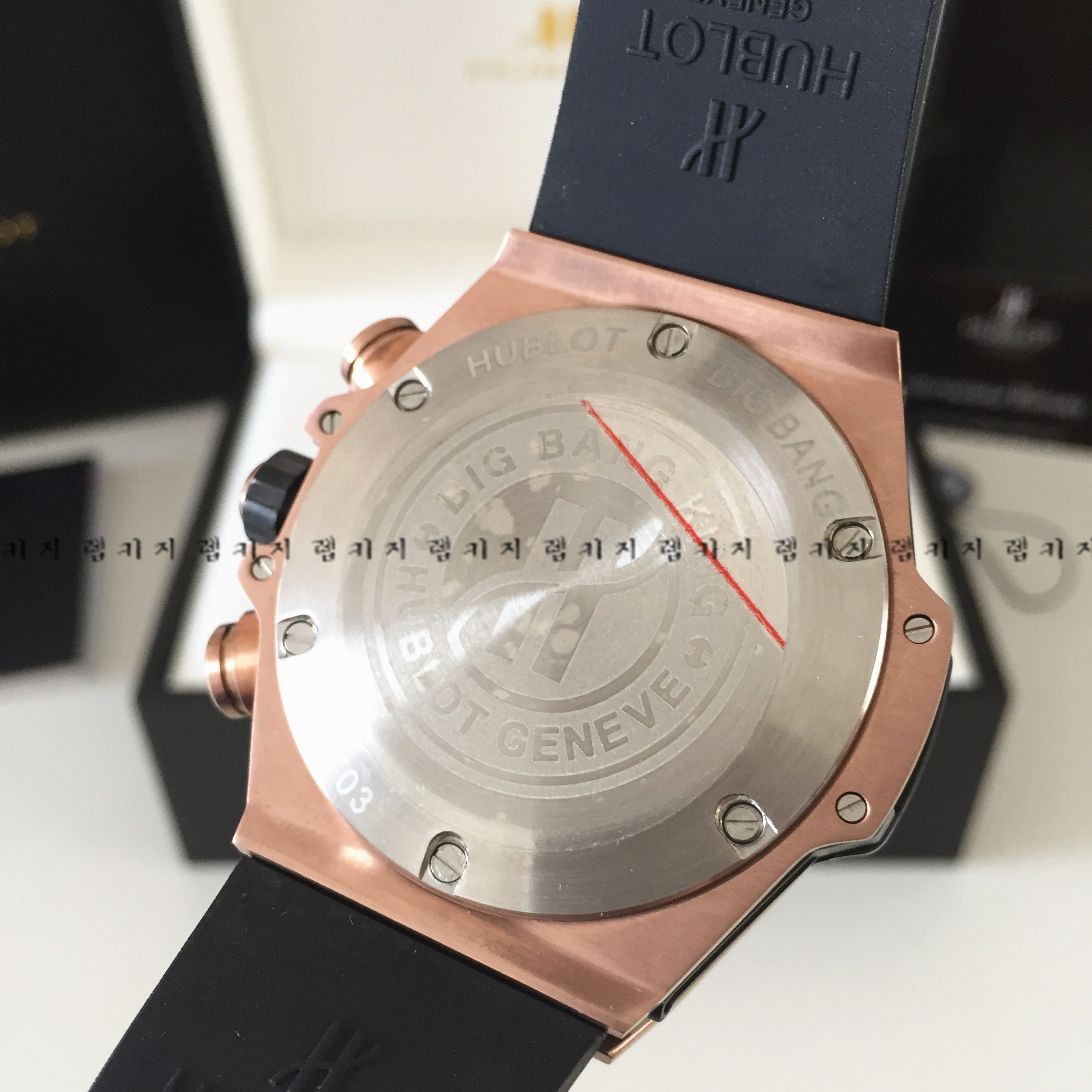 위블로 페라리 유니코 킹 로즈골드 우레탄시계